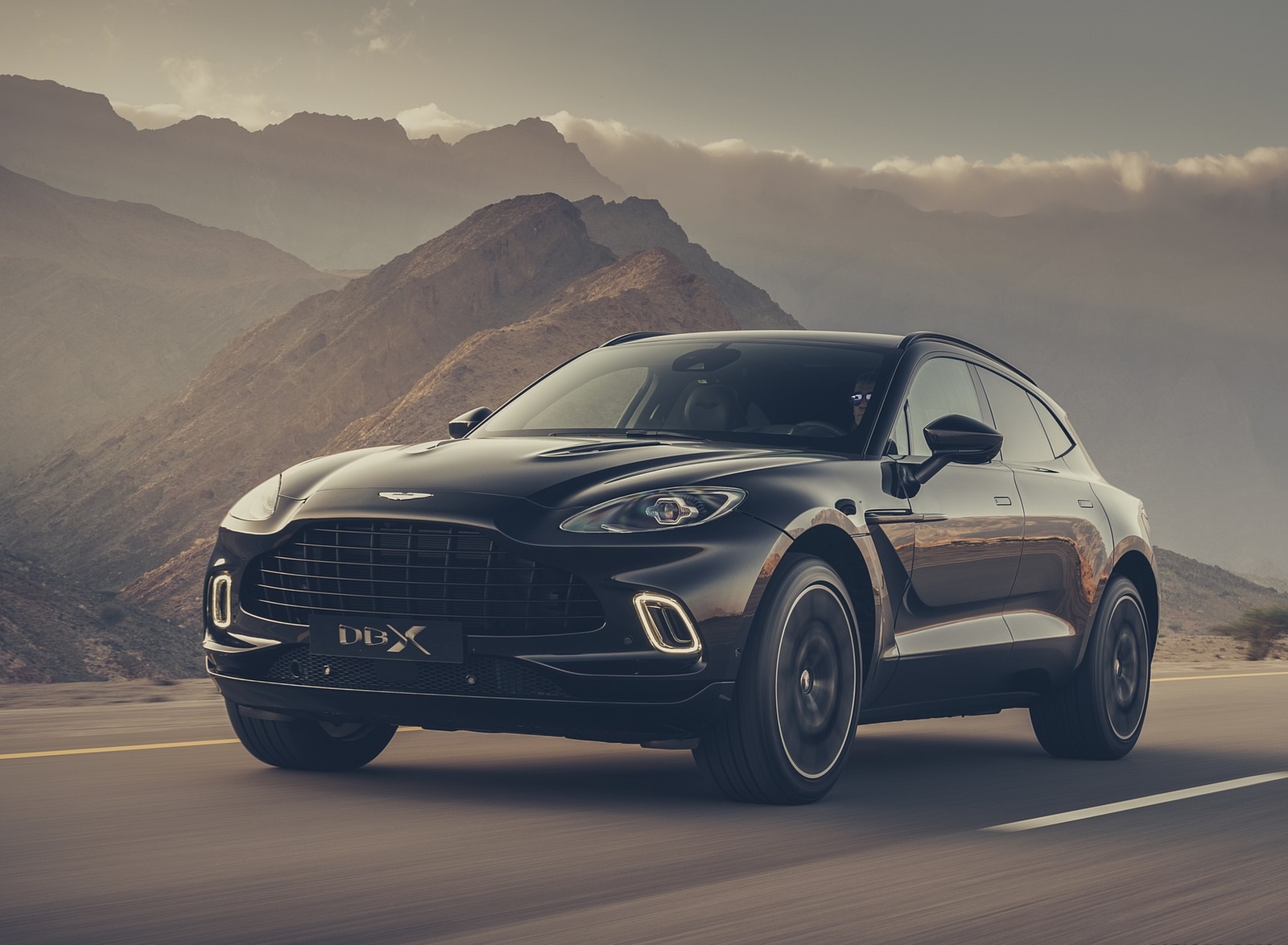 2021 Aston Martin DBX Front Three-Quarter Wallpapers #21 of 122