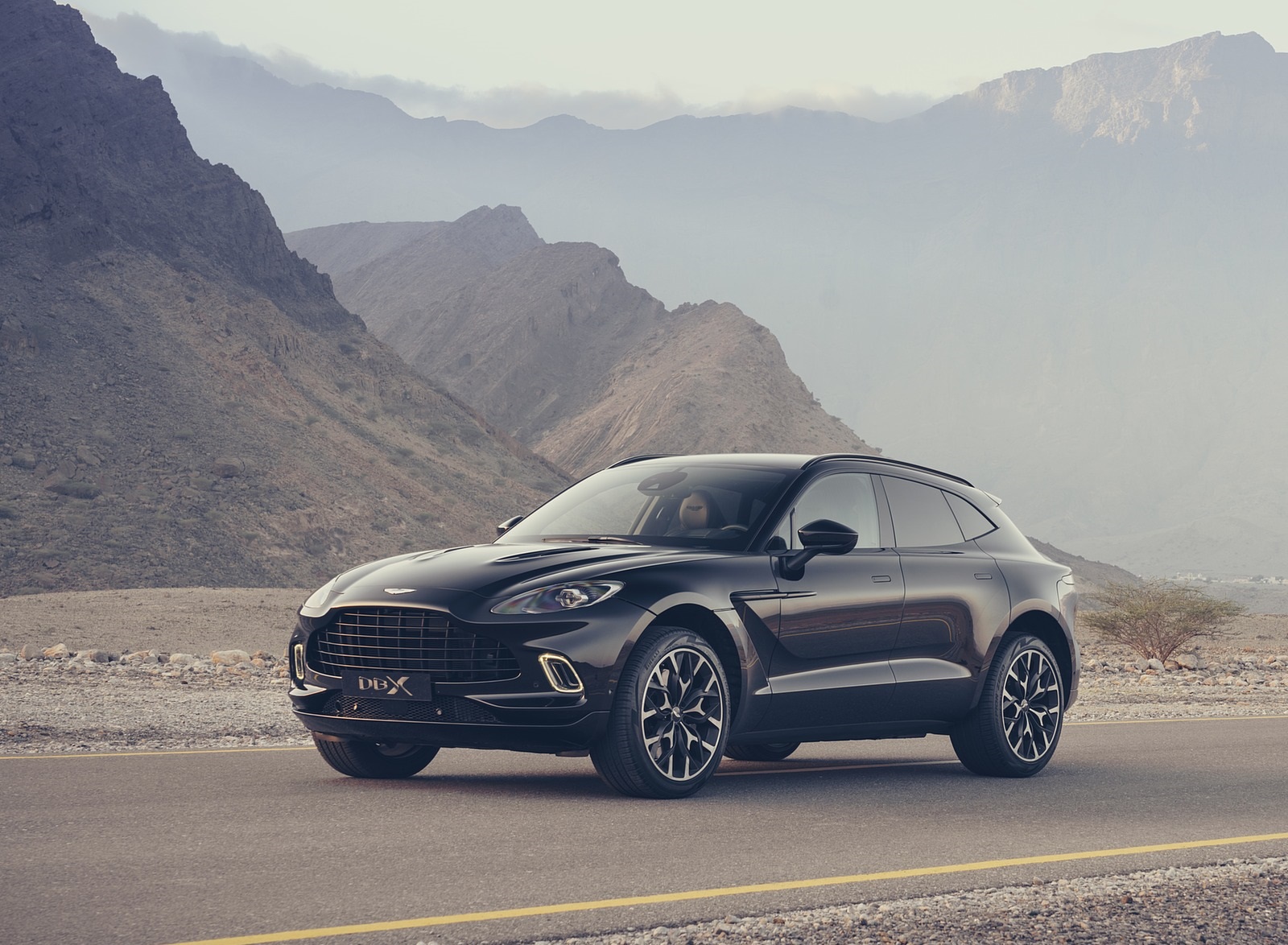 2021 Aston Martin DBX Front Three-Quarter Wallpapers #58 of 122