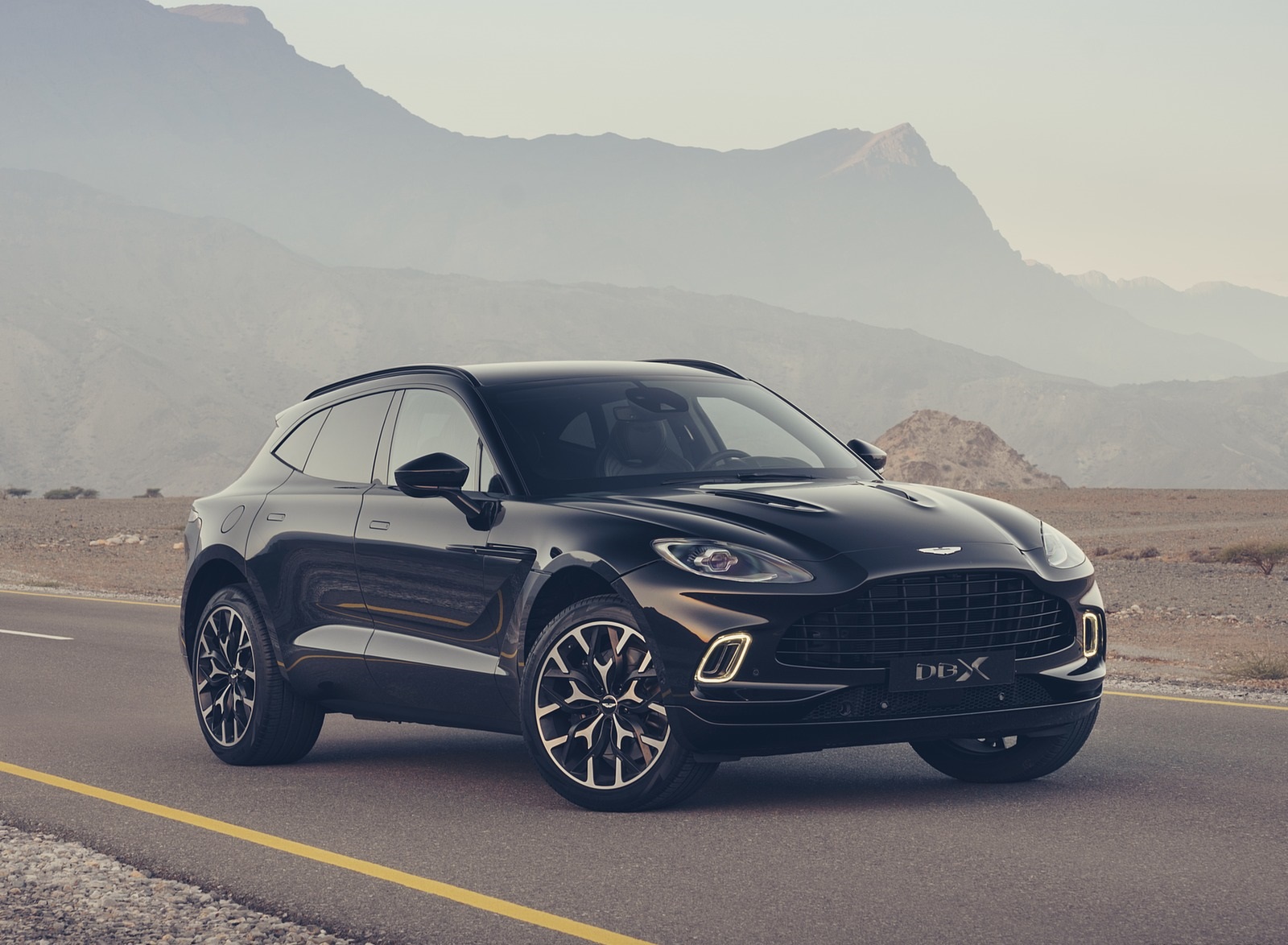 2021 Aston Martin DBX Front Three-Quarter Wallpapers #47 of 122