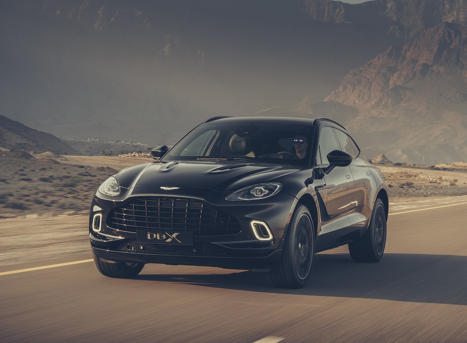 2021 Aston Martin DBX Front Three-Quarter Wallpapers #4 of 122