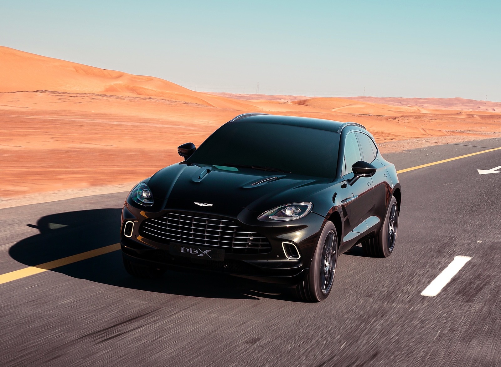 2021 Aston Martin DBX Front Wallpapers #1 of 122