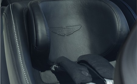 2021 Aston Martin DBX Interior Detail Wallpapers 450x275 (115)