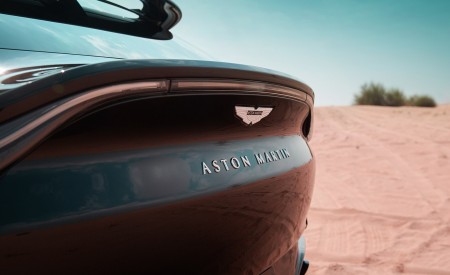 2021 Aston Martin DBX Tail Light Wallpapers 450x275 (72)