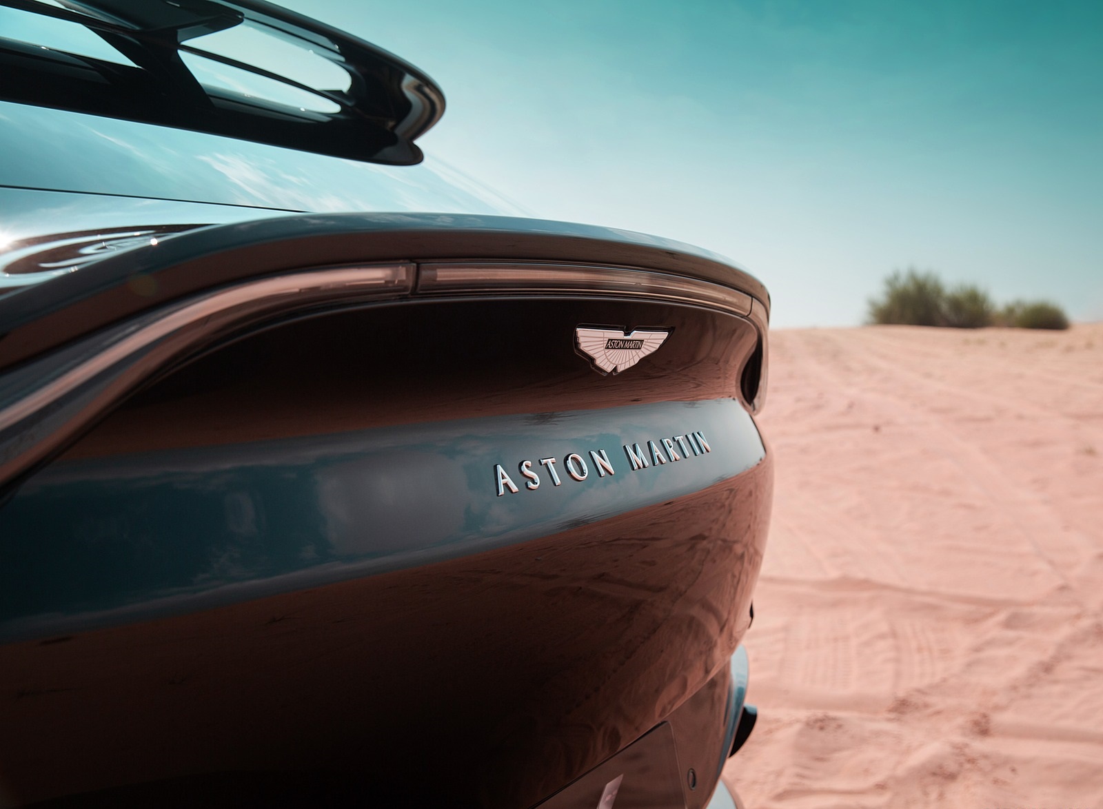 2021 Aston Martin DBX Tail Light Wallpapers #72 of 122