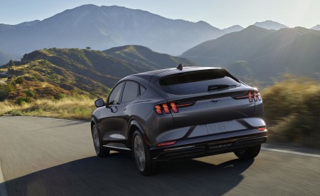 2021 Ford Mustang Mach-E Electric SUV Rear Three-Quarter Wallpapers 450x275 (38)