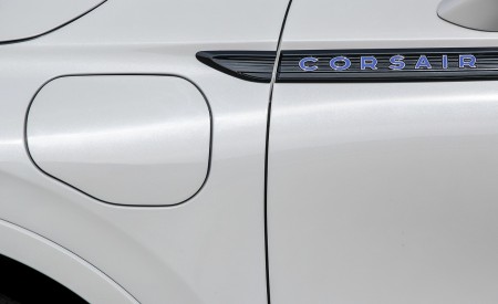 2021 Lincoln Corsair Grand Touring Plug-In Hybrd (Color: Ceramic Pearl) Charging Port Wallpapers 450x275 (9)