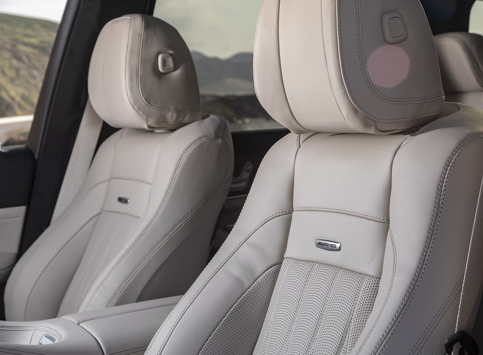 2021 Mercedes-AMG GLS 63 (US-Spec) Interior Front Seats Wallpapers #60 of 95