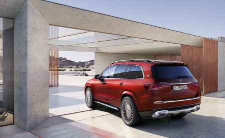 2021 Mercedes-Maybach GLS 600 (Color: Designo Hyacinth Red Metallic) Rear Three-Quarter Wallpapers 450x275 (131)