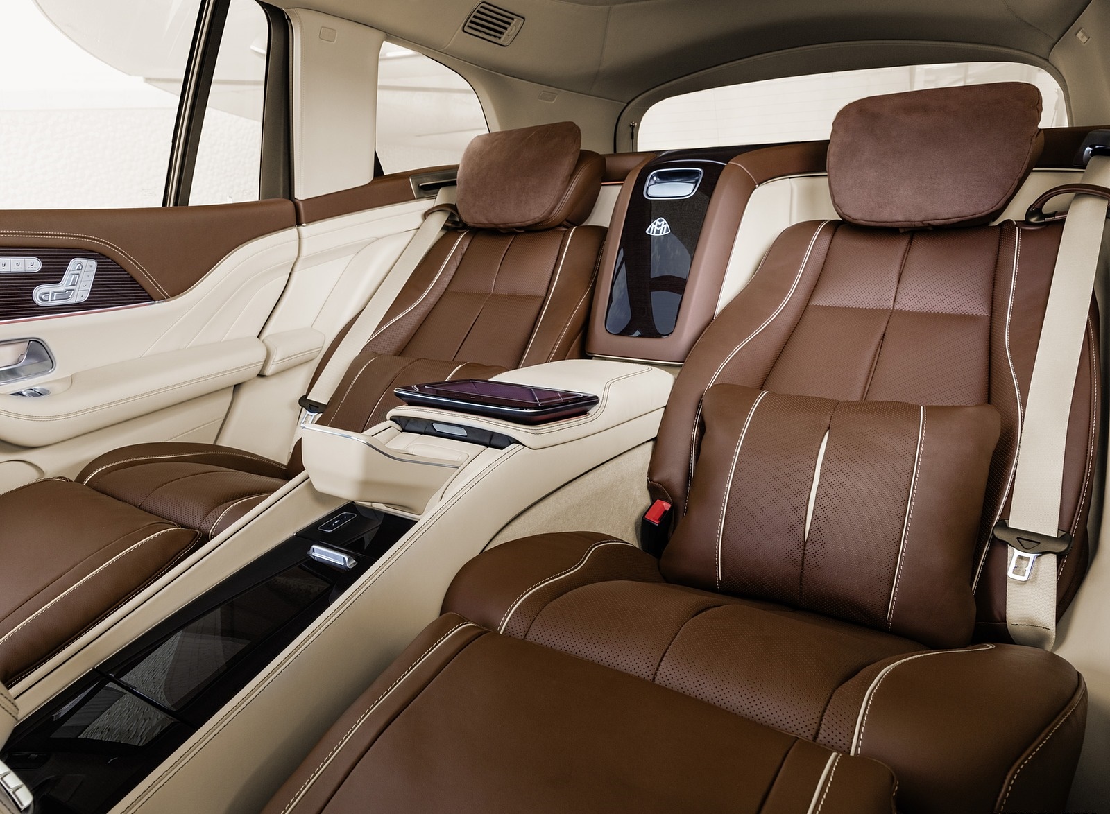 2021 Mercedes-Maybach GLS 600 Exclusive nappa leather mahogany or macchiato Interior Rear Seats Wallpapers #116 of 142