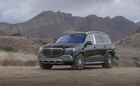 2021 Mercedes-Maybach GLS 600 (US-Spec) Front Three-Quarter Wallpapers 450x275 (38)