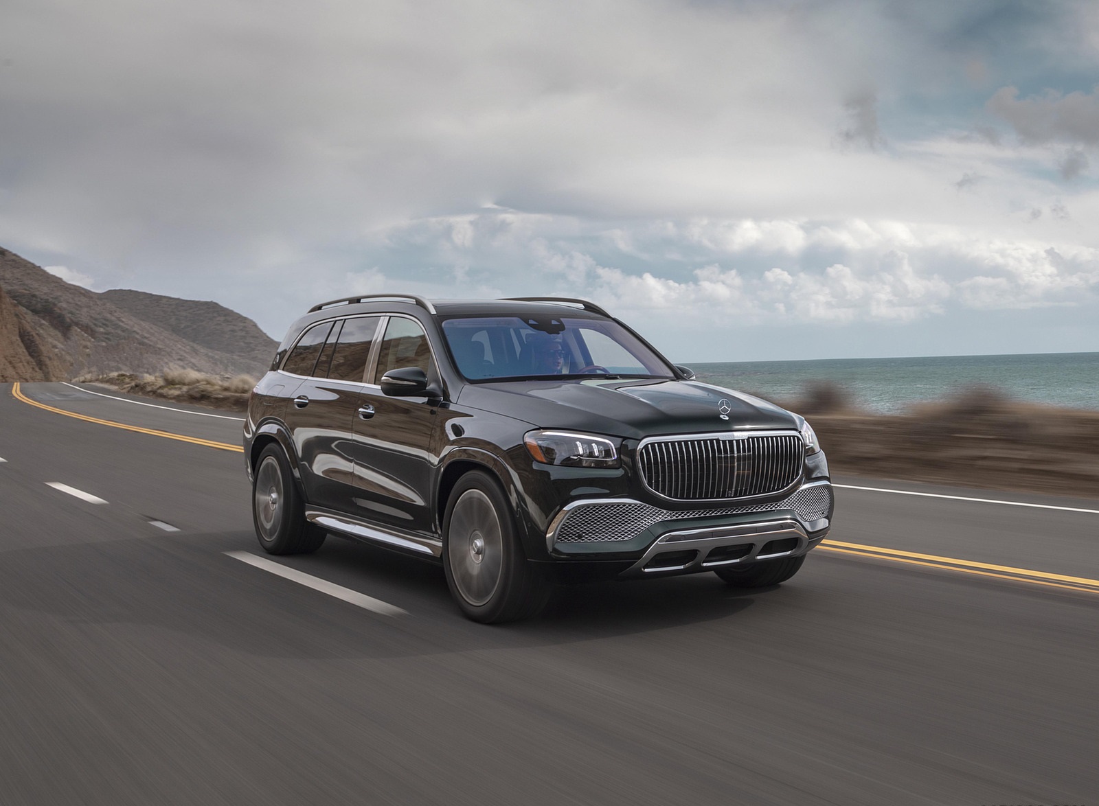 2021 Mercedes-Maybach GLS 600 (US-Spec) Front Three-Quarter Wallpapers (6)