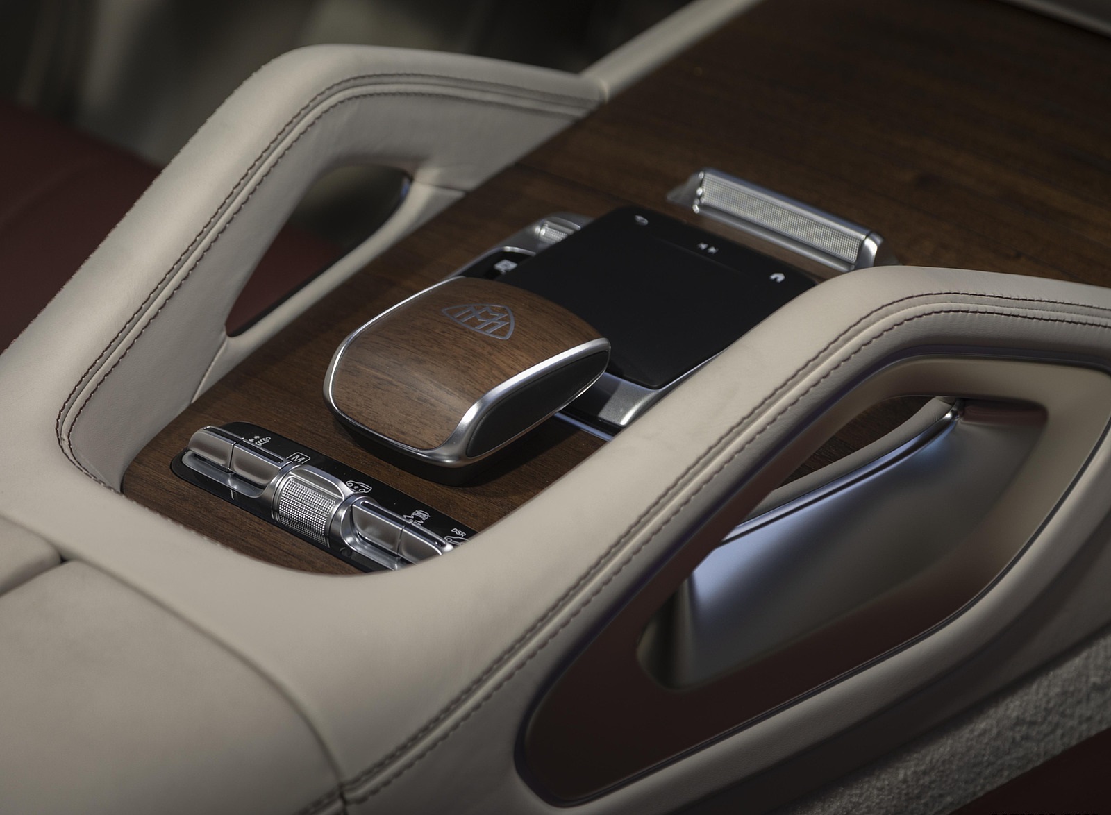 2021 Mercedes-Maybach GLS 600 (US-Spec) Interior Detail Wallpapers  #62 of 142