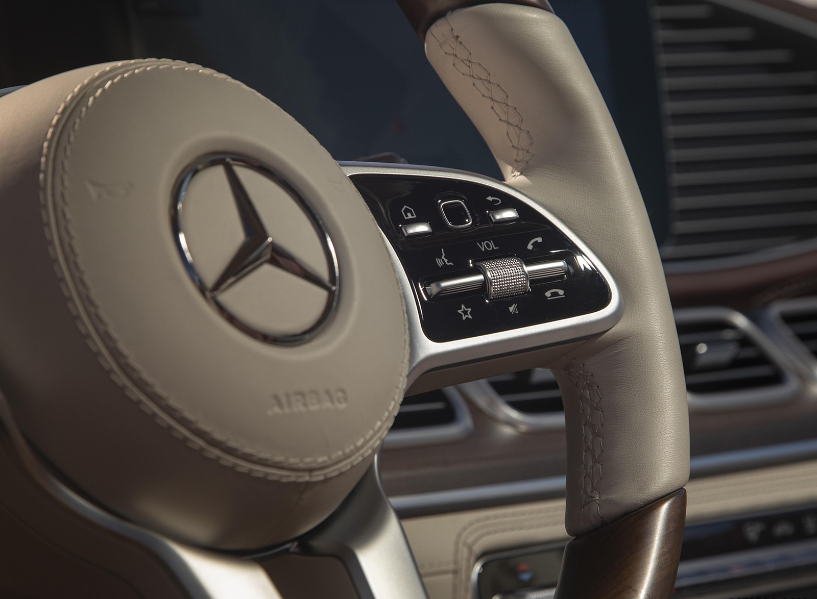 2021 Mercedes-Maybach GLS 600 (US-Spec) Interior Steering Wheel Wallpapers #60 of 142