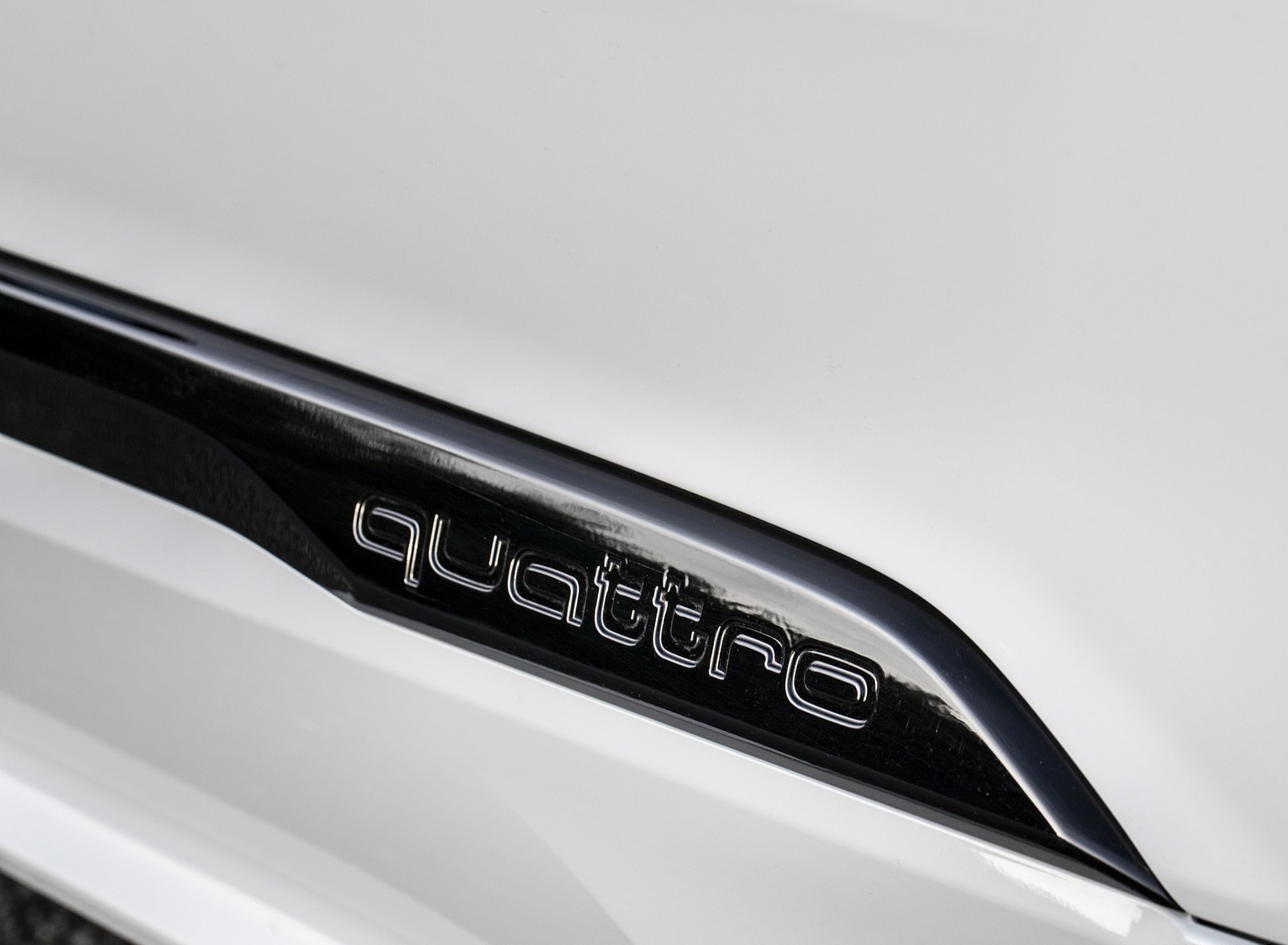2020 Audi Q7 TFSI e quattro Plug-In Hybrid (Color: Glacier White) Detail Wallpapers #35 of 46
