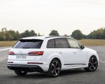 2020 Audi Q7 TFSI e quattro Plug-In Hybrid (Color: Glacier White) Rear Three-Quarter Wallpapers 150x120 (18)