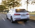 2020 Audi Q7 TFSI e quattro Plug-In Hybrid (Color: Glacier White) Rear Three-Quarter Wallpapers 150x120