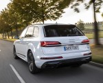 2020 Audi Q7 TFSI e quattro Plug-In Hybrid (Color: Glacier White) Rear Three-Quarter Wallpapers 150x120