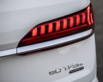 2020 Audi Q7 TFSI e quattro Plug-In Hybrid (Color: Glacier White) Tail Light Wallpapers 150x120