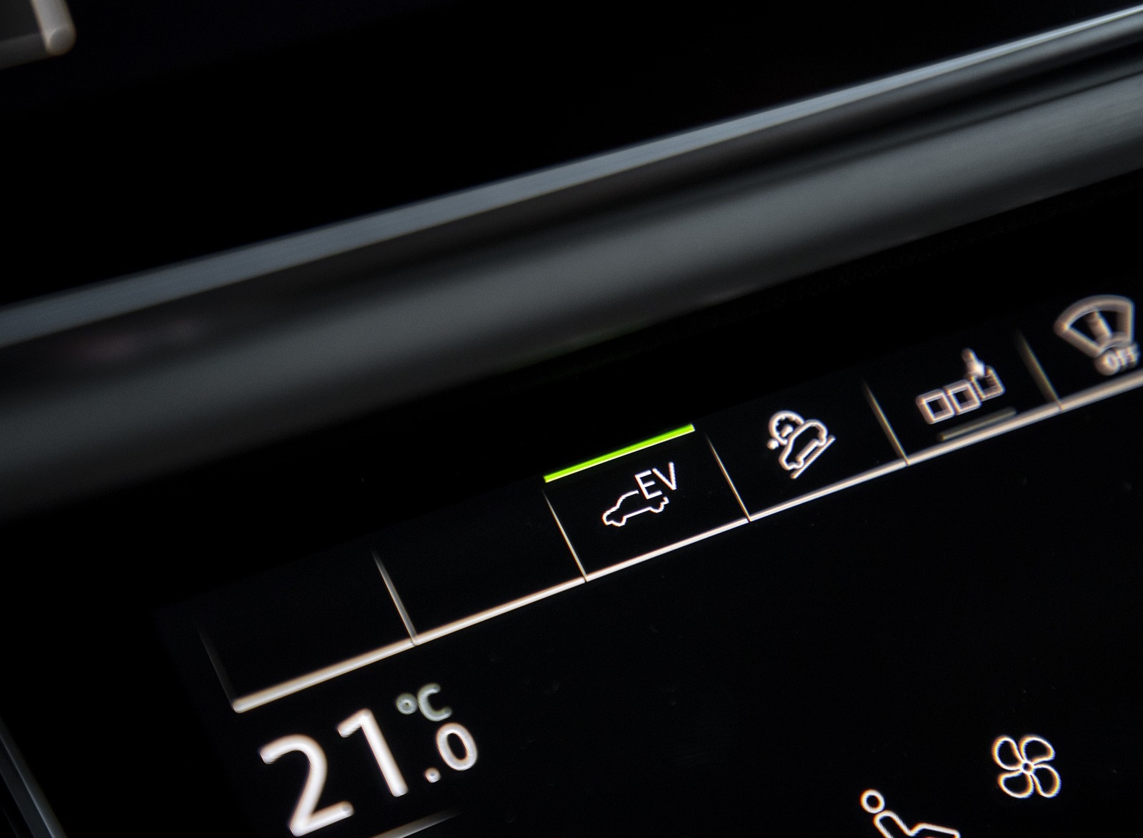 2020 Audi Q7 TFSI e quattro Plug-In Hybrid Interior Detail Wallpapers #45 of 46