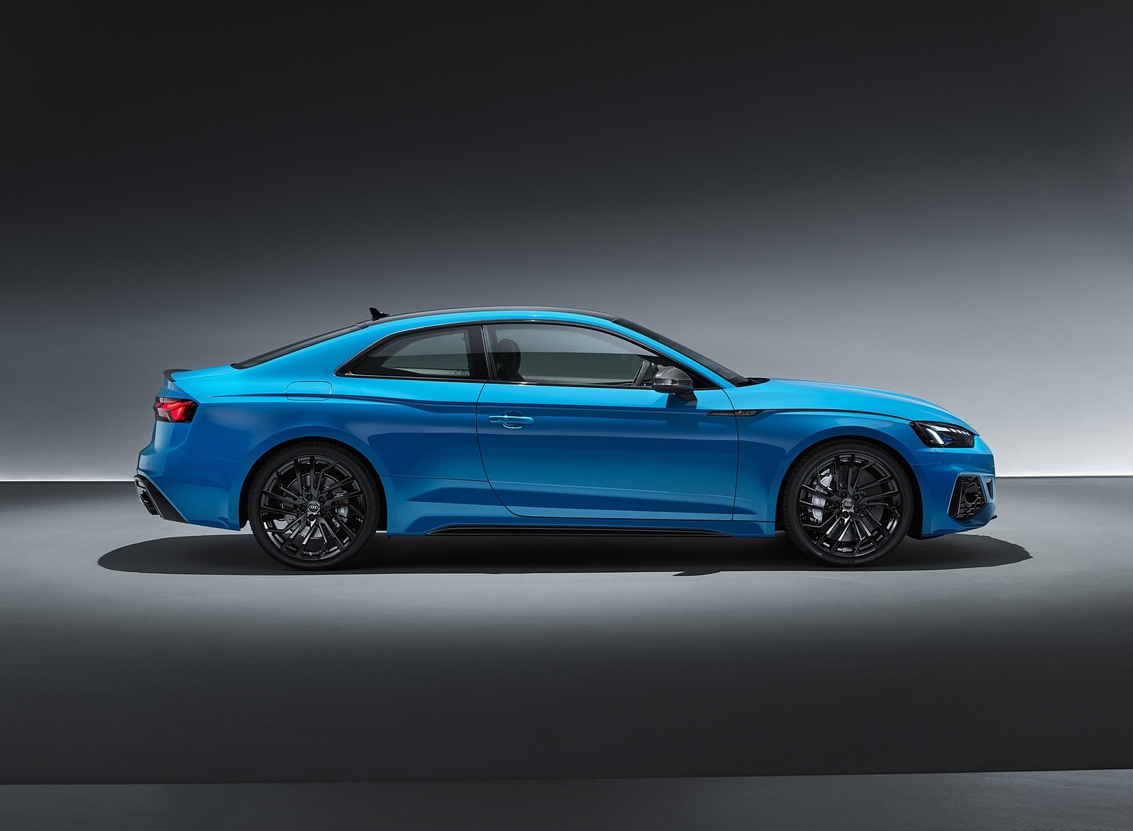 2020 Audi RS 5 Coupe (Color: Turbo Blue) Side Wallpapers #60 of 75