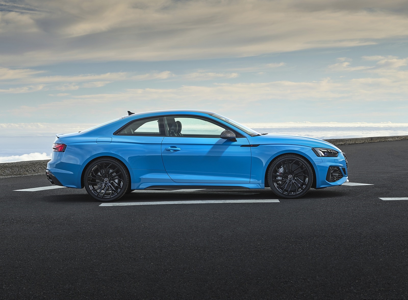 2020 Audi RS 5 Coupe (Color: Turbo Blue) Side Wallpapers #51 of 75