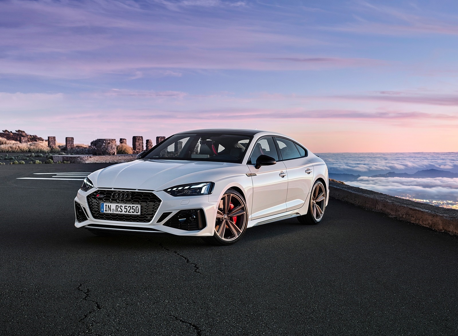 2020 Audi RS 5 Sportback (Color: Glacier White) Front Three-Quarter Wallpapers #54 of 76