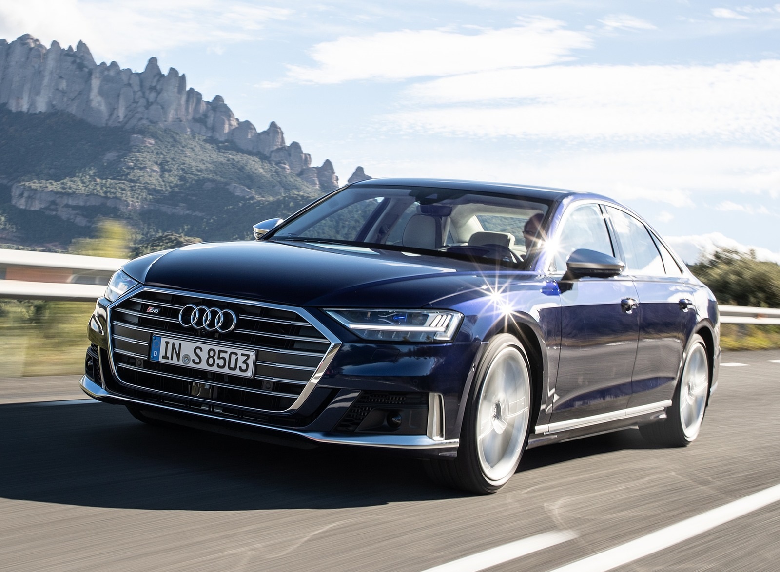 2020 Audi S8 (Color: Navarra Blue) Front Three-Quarter Wallpapers (5)