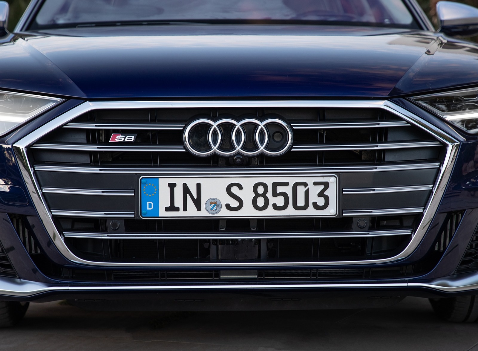 2020 Audi S8 (Color: Navarra Blue) Grill Wallpapers #62 of 189