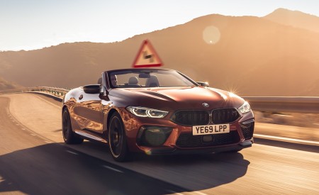 2020 BMW M8 Competition Convertible (UK-Spec) Front Three-Quarter Wallpapers 450x275 (2)