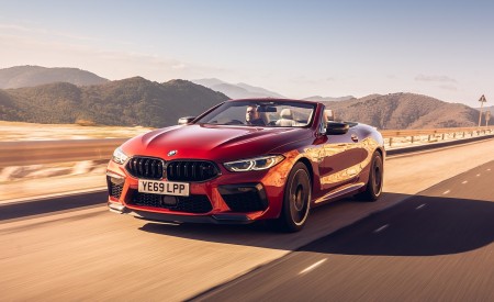 2020 BMW M8 Competition Convertible (UK-Spec) Front Three-Quarter Wallpapers 450x275 (3)