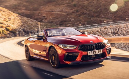 2020 BMW M8 Competition Convertible (UK-Spec) Front Three-Quarter Wallpapers 450x275 (4)