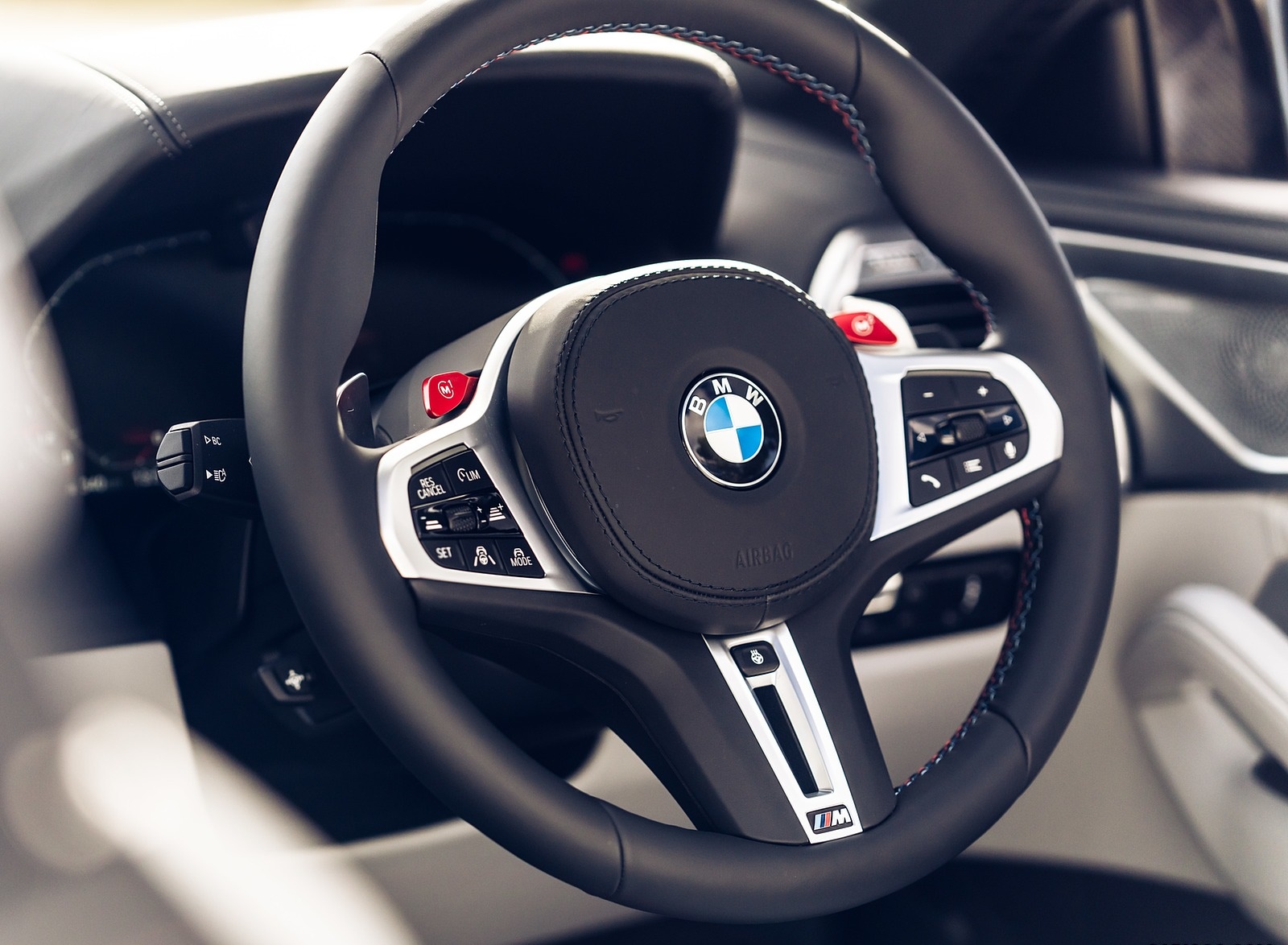 2020 BMW M8 Competition Convertible (UK-Spec) Interior Steering Wheel Wallpapers #26 of 40