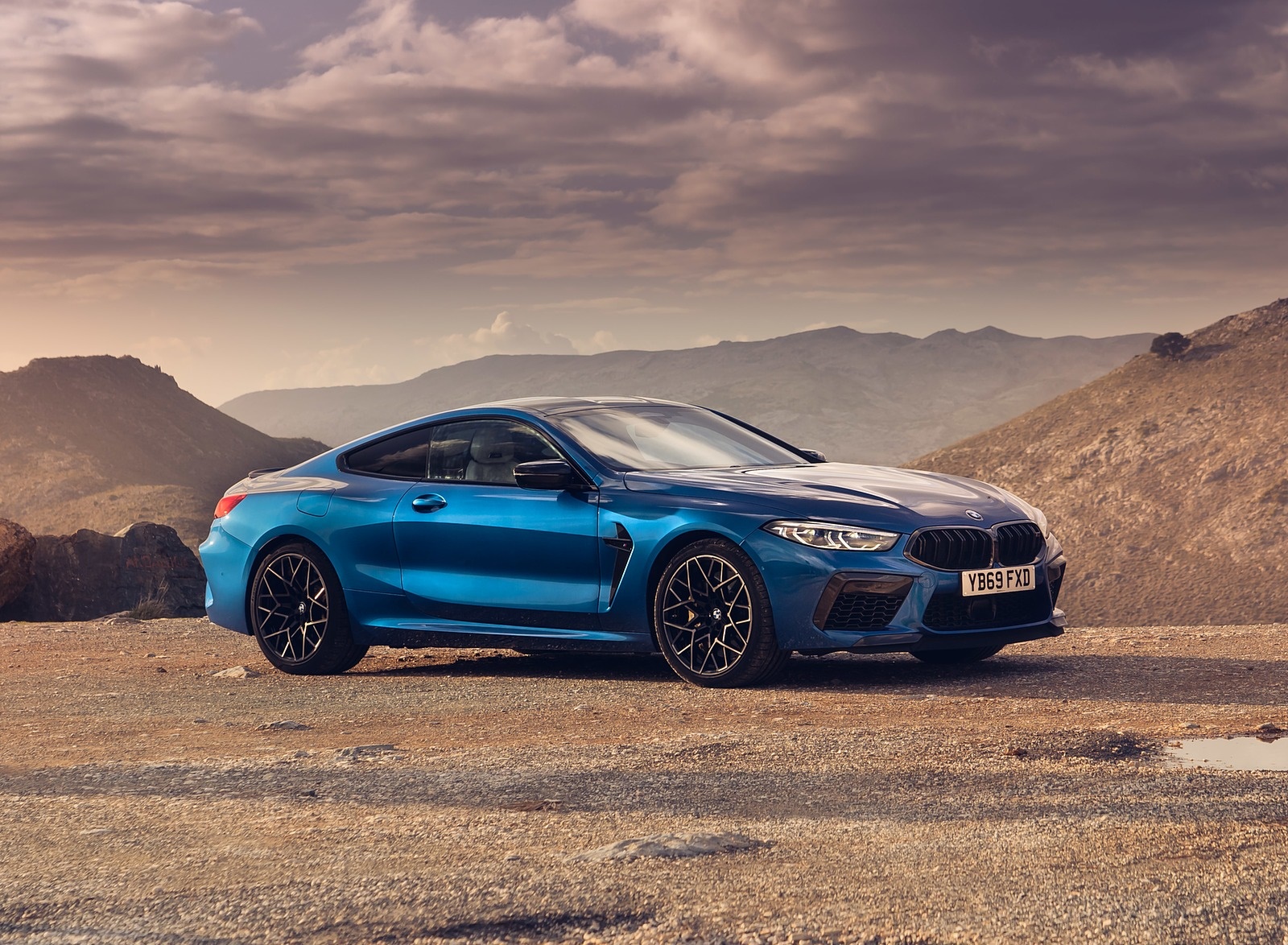 2020 BMW M8 Competition Coupe (UK-Spec) Front Three-Quarter Wallpapers #18 of 35