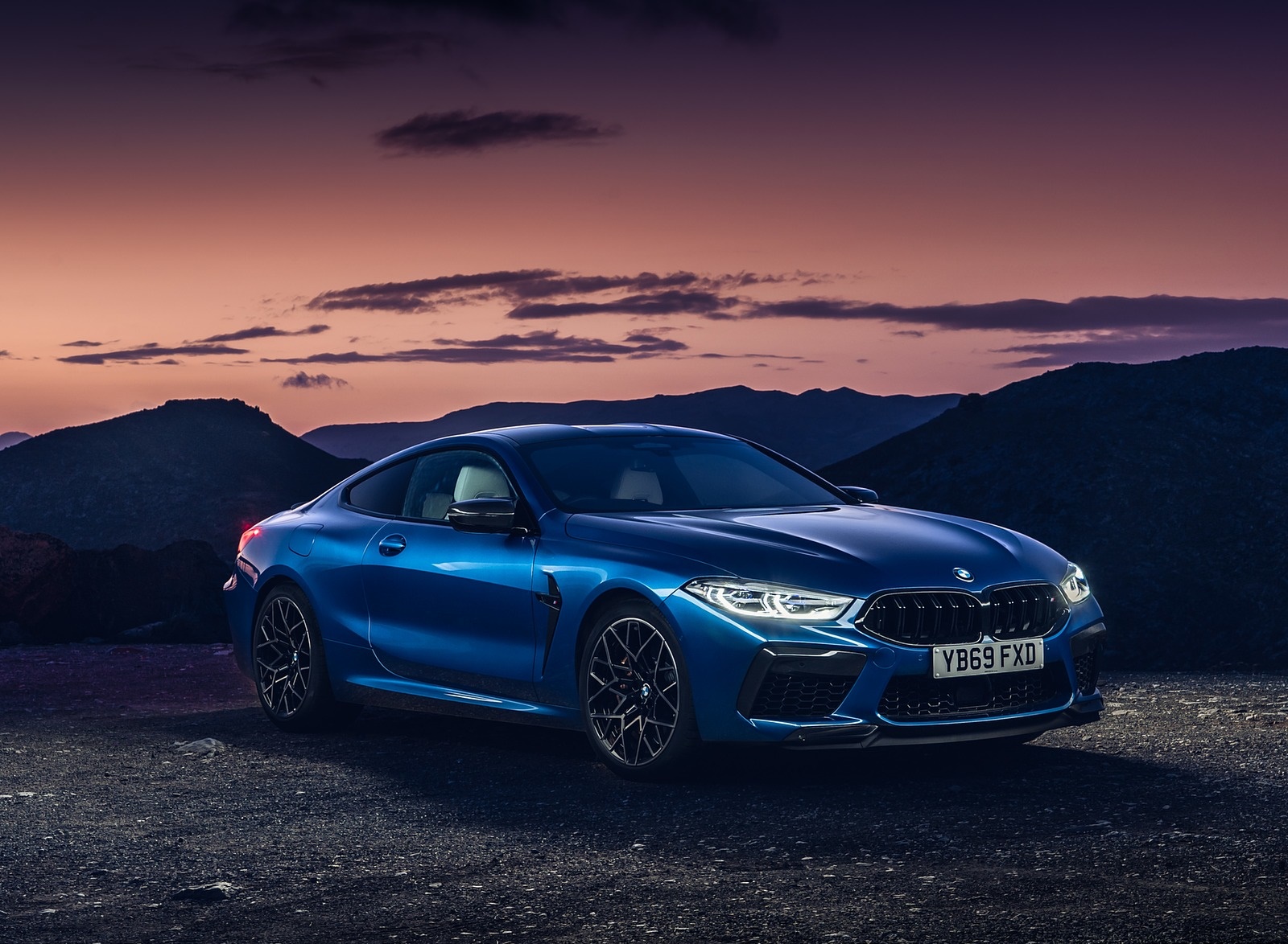 2020 BMW M8 Competition Coupe (UK-Spec) Front Three-Quarter Wallpapers #24 of 35