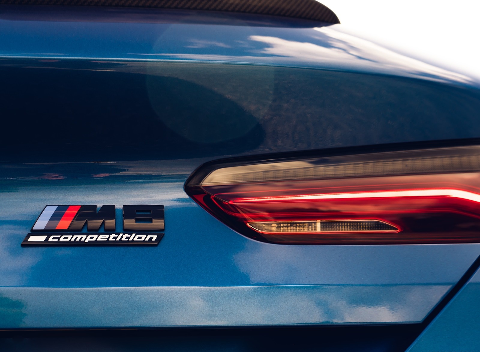 2020 BMW M8 Competition Coupe (UK-Spec) Tail Light Wallpapers #29 of 35