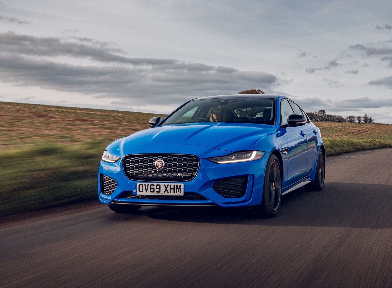 2020 Jaguar XE Reims Edition Front Three-Quarter Wallpapers (3)