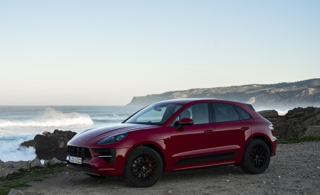 2020 Porsche Macan GTS (Color: Carmine Red) Front Three-Quarter Wallpapers 450x275 (27)