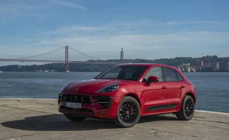 2020 Porsche Macan GTS (Color: Carmine Red) Front Three-Quarter Wallpapers 450x275 (14)