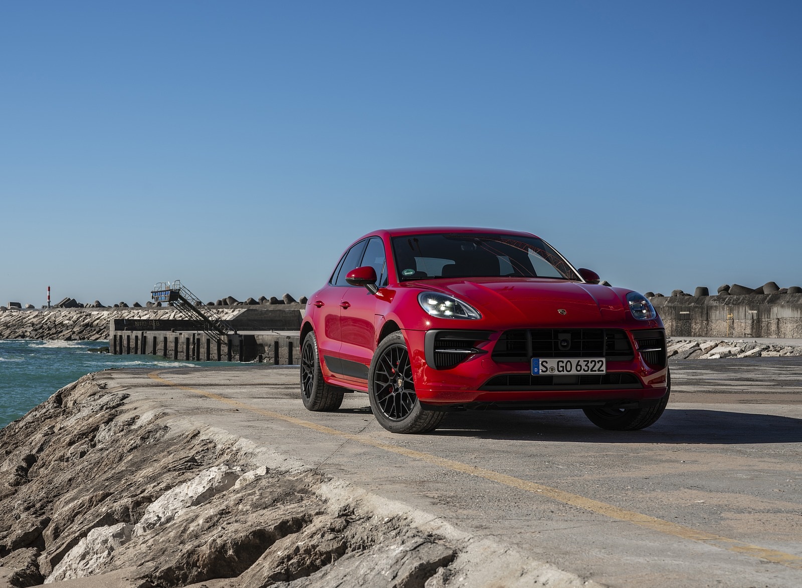 2020 Porsche Macan GTS (Color: Carmine Red) Front Wallpapers #32 of 249