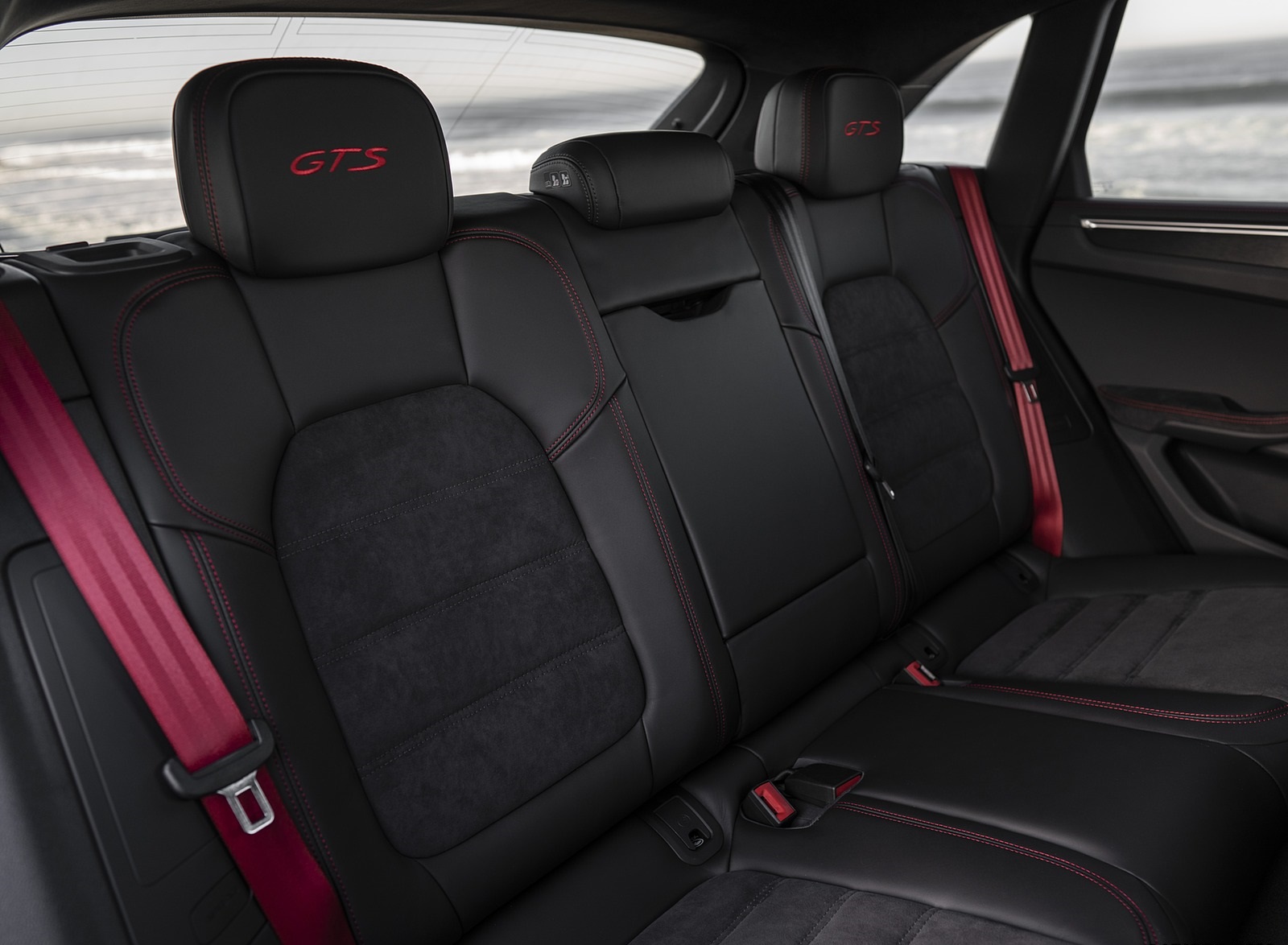 2020 Porsche Macan GTS (Color: Carmine Red) Interior Rear Seats Wallpapers #46 of 249