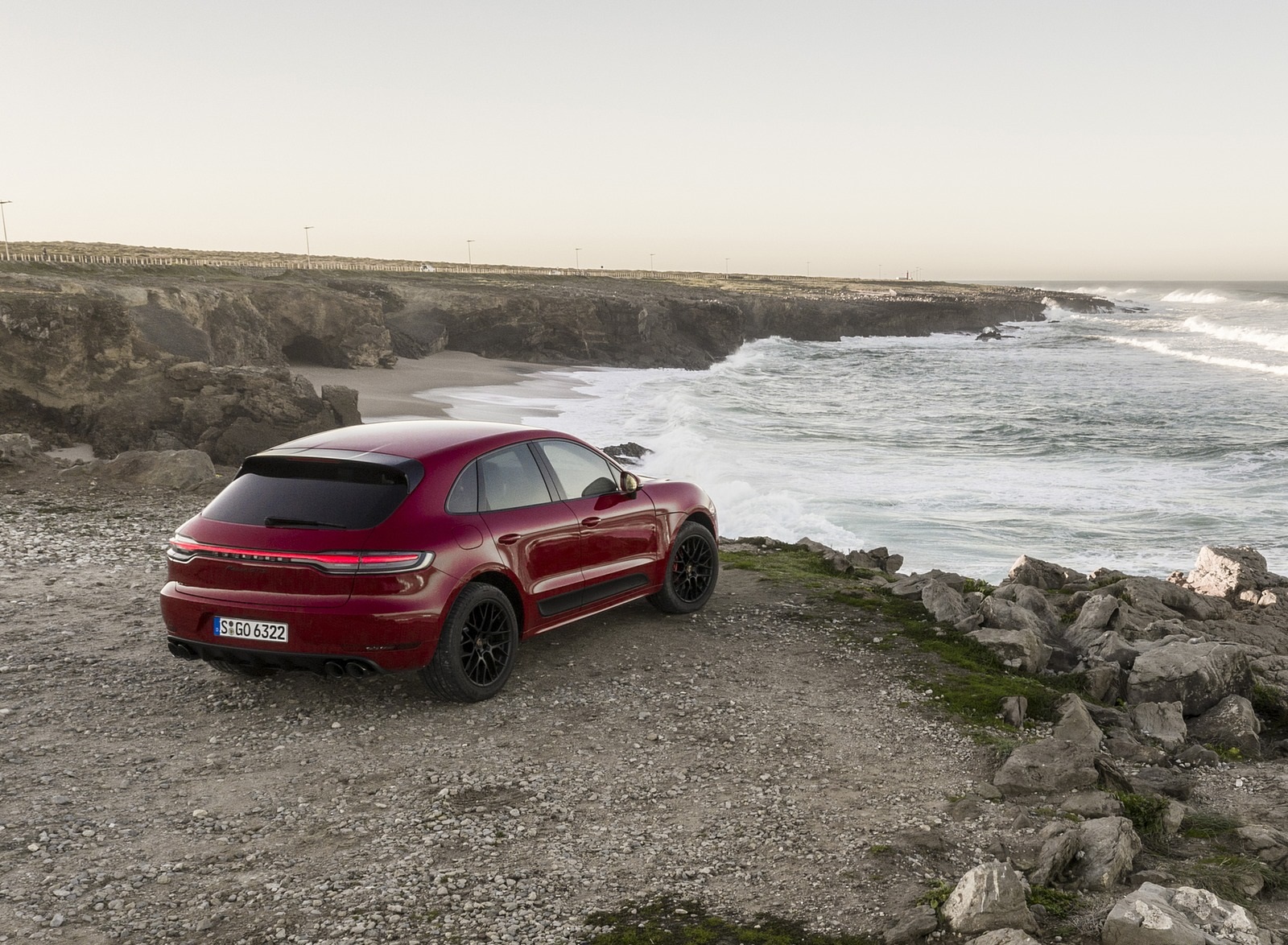 2020 Porsche Macan GTS (Color: Carmine Red) Rear Three-Quarter Wallpapers #35 of 249