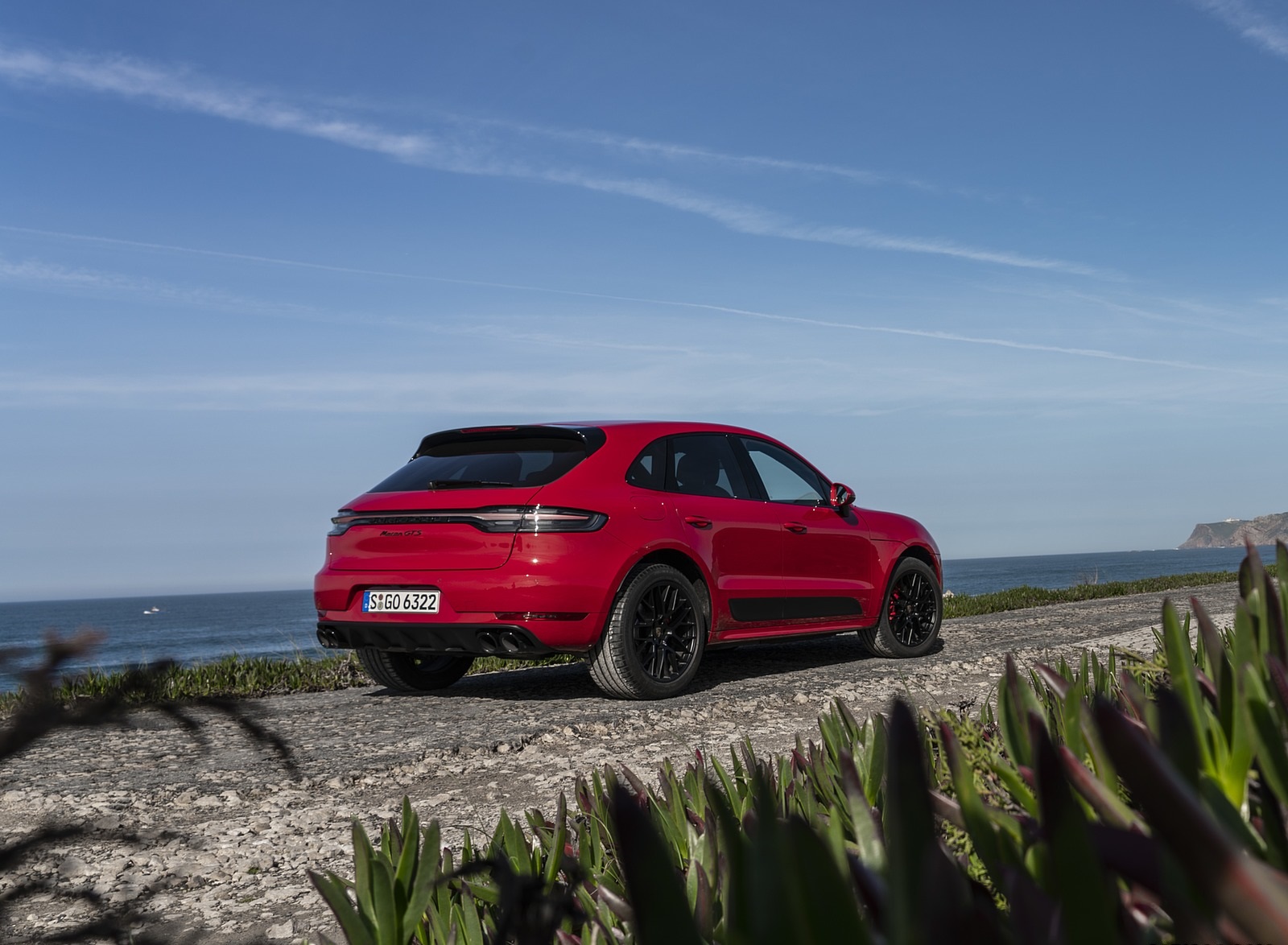 2020 Porsche Macan GTS (Color: Carmine Red) Rear Three-Quarter Wallpapers #21 of 249