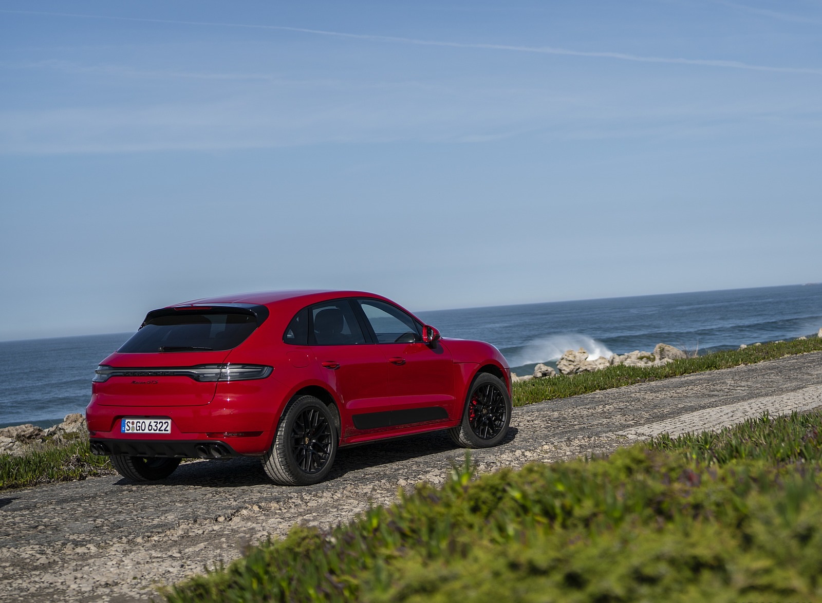 2020 Porsche Macan GTS (Color: Carmine Red) Rear Three-Quarter Wallpapers #22 of 249