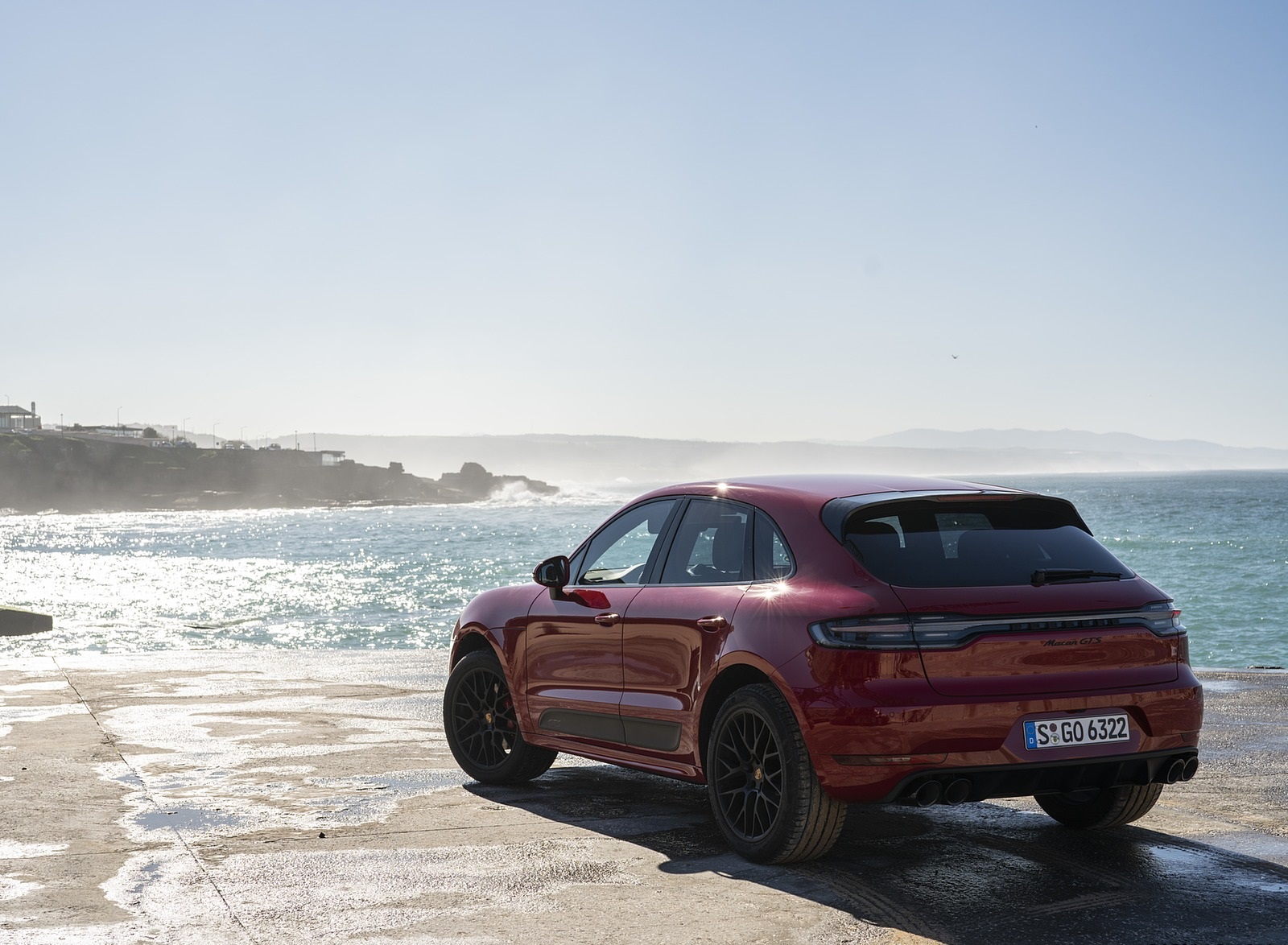 2020 Porsche Macan GTS (Color: Carmine Red) Rear Three-Quarter Wallpapers #37 of 249