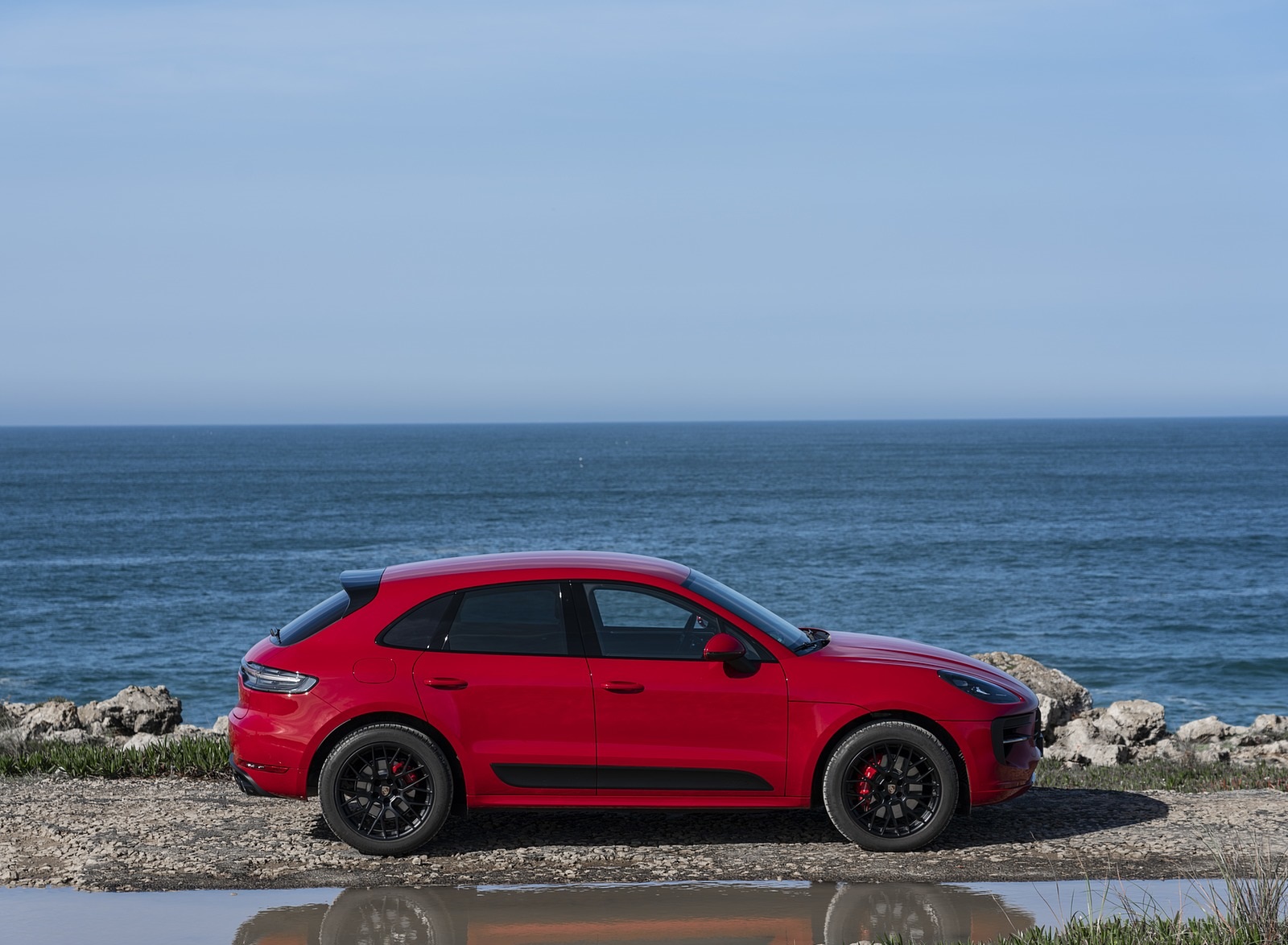 2020 Porsche Macan GTS (Color: Carmine Red) Side Wallpapers #24 of 249