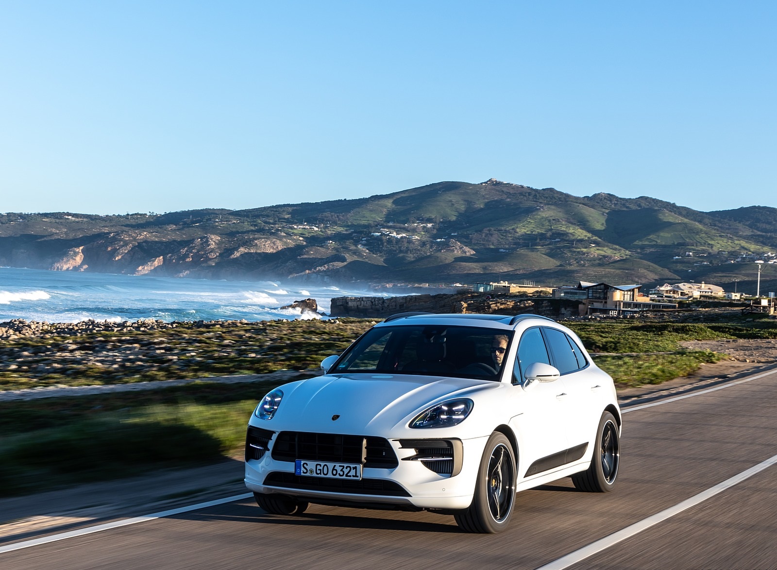 2020 Porsche Macan GTS (Color: Carrara White Metallic) Front Wallpapers #165 of 249