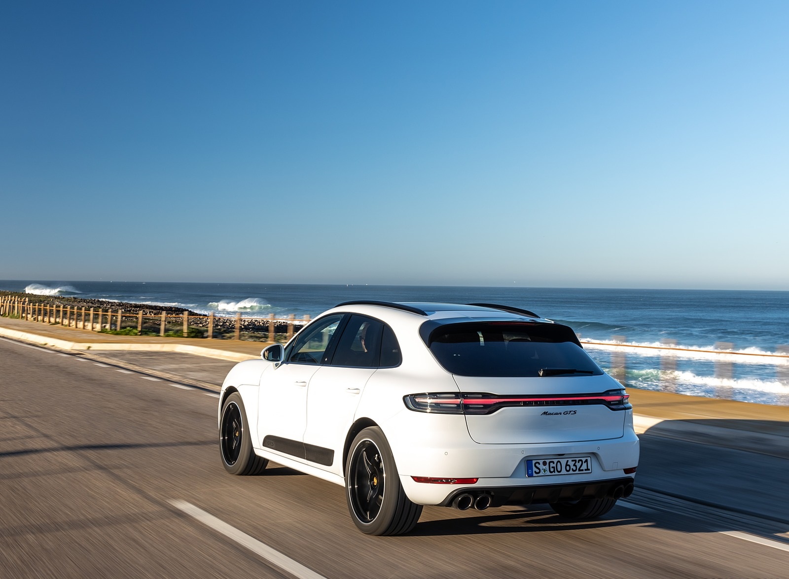 2020 Porsche Macan GTS (Color: Carrara White Metallic) Rear Three-Quarter Wallpapers #177 of 249