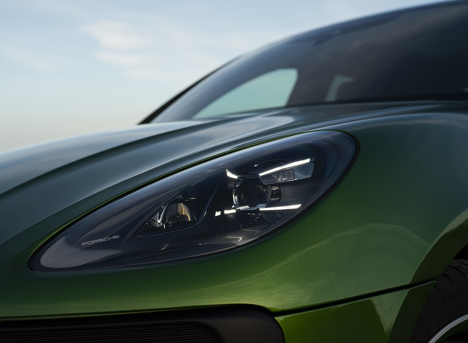 2020 Porsche Macan GTS (Color: Mamba Green Metallic) Headlight Wallpapers #152 of 249