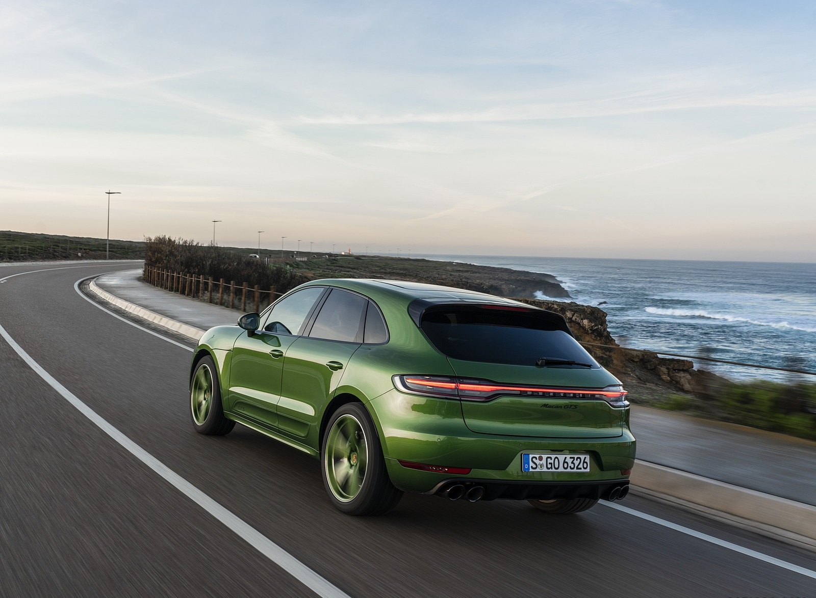 2020 Porsche Macan GTS (Color: Mamba Green Metallic) Rear Three-Quarter Wallpapers #126 of 249