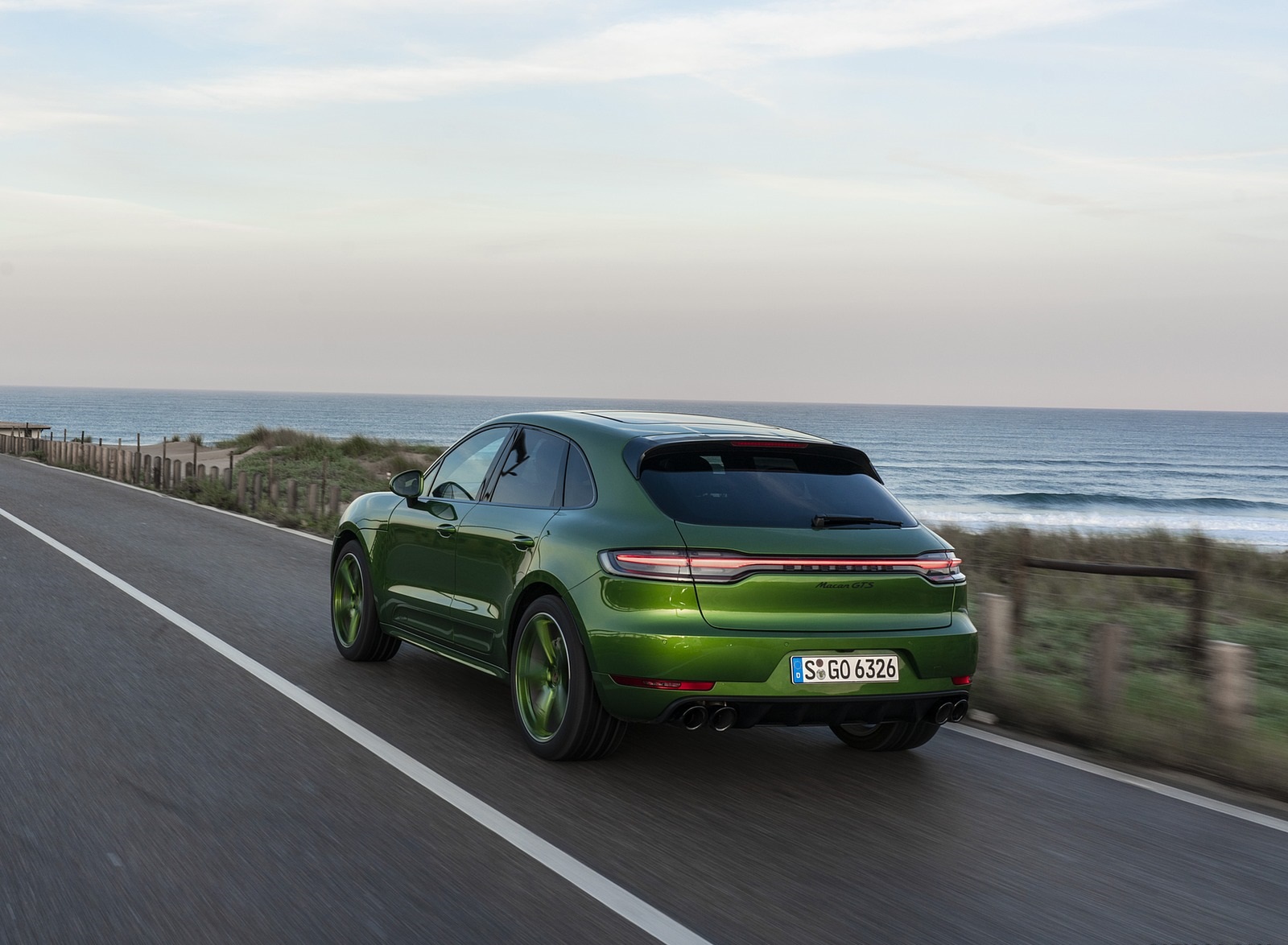2020 Porsche Macan GTS (Color: Mamba Green Metallic) Rear Three-Quarter Wallpapers #127 of 249